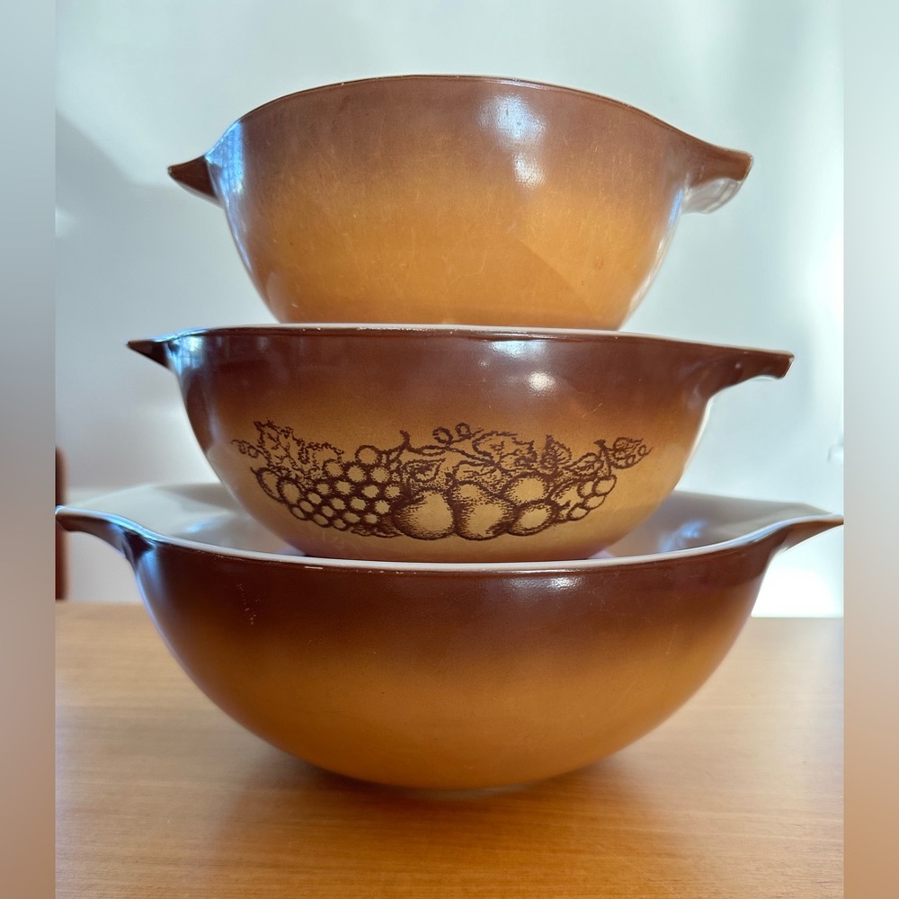 Vintage 3 Piece Old Orchard Cinderella Mixing Bowls